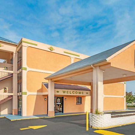 阿什兰-里士满温德姆速8酒店 外观 照片